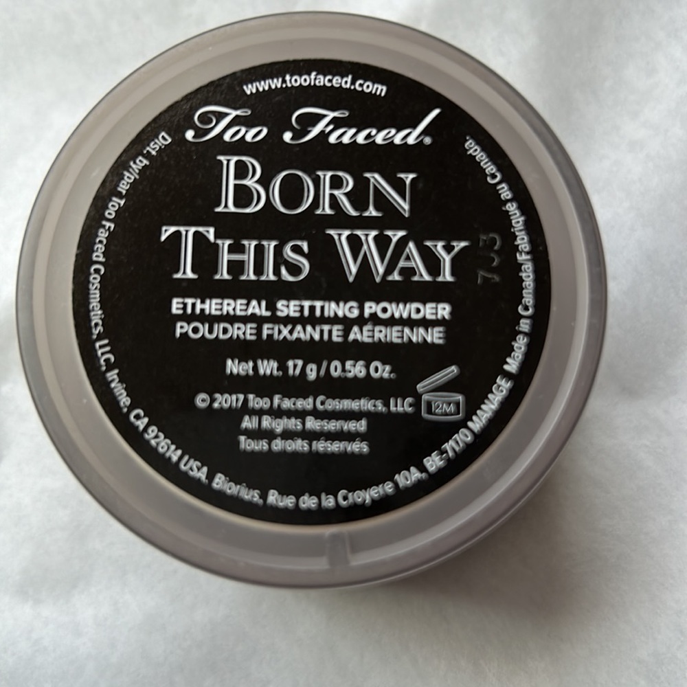 Too Faced Born This Way - Setting Powder - Picture 4 of 5
